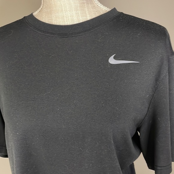 Men’s Nike Dri fit short sleeve black top - Picture 3 of 7